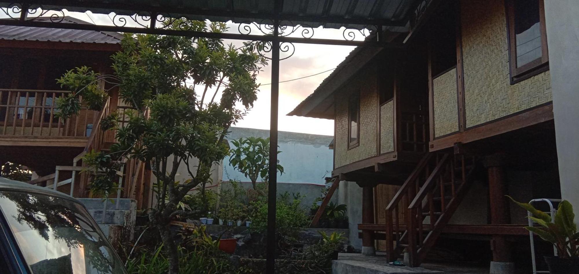 Radiya Guesthouse Сембалун Лаванг Номер фото