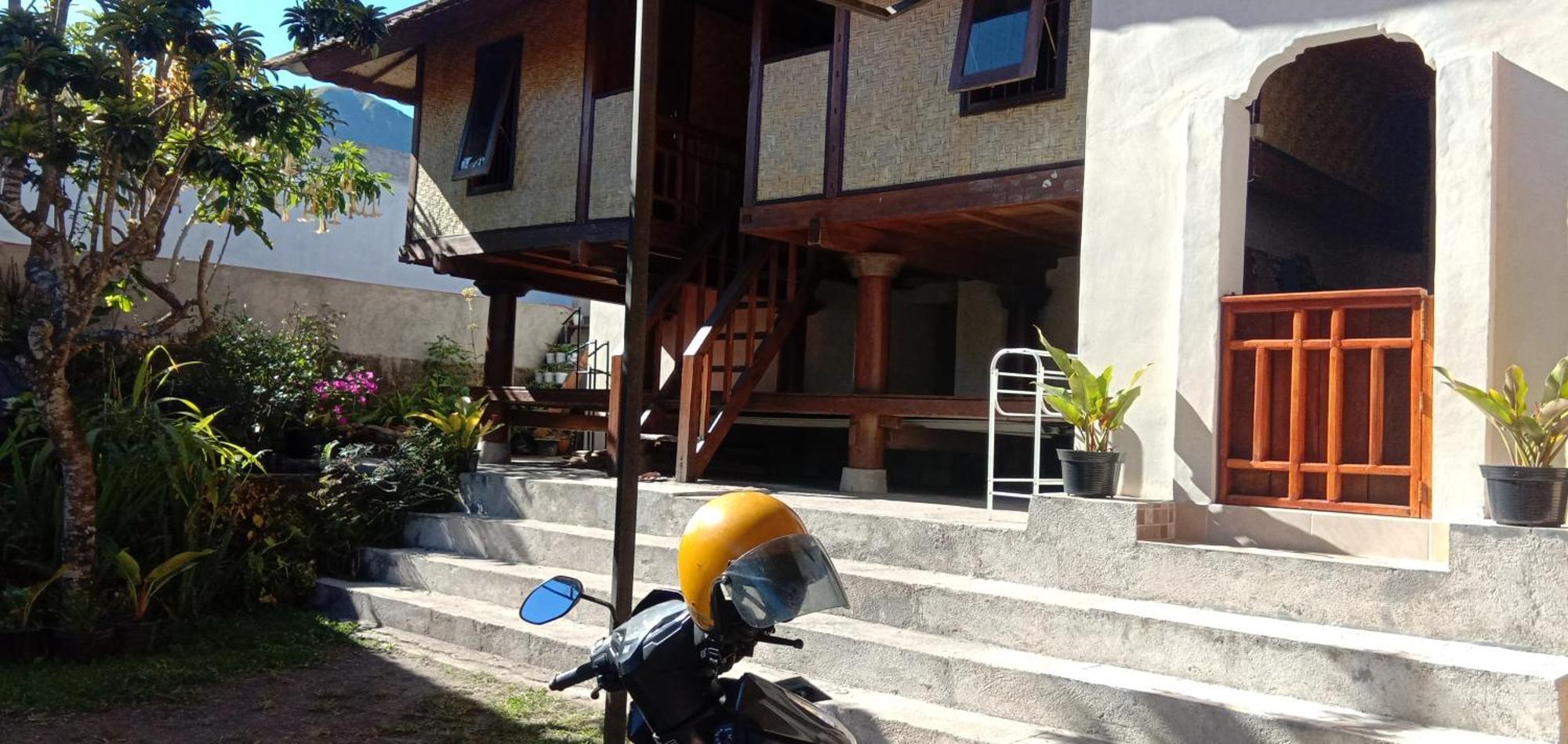 Radiya Guesthouse Сембалун Лаванг Номер фото
